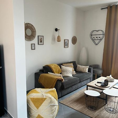 La Jolie Petite Maison Saint-Andre-les-Vergers ภายนอก รูปภาพ
